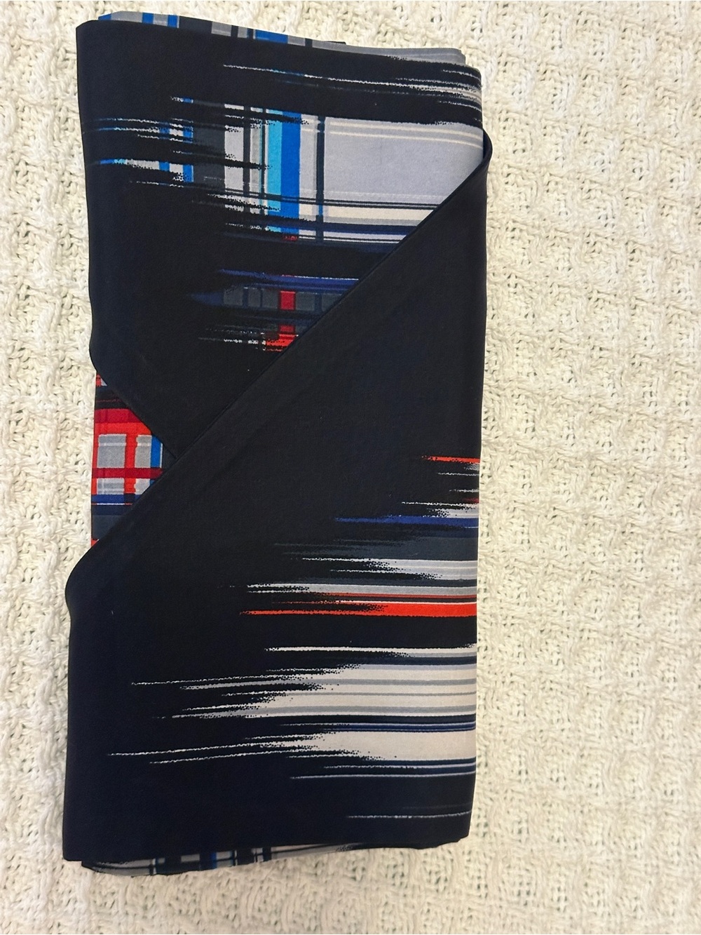 American Airlines flight attendant scarf - Picture 5 of 5
